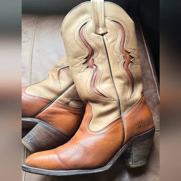 Vintage Frye Cowboy boots size 9B - Picture 2 of 15